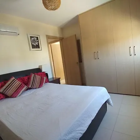 Gardens A102 Apartamento *